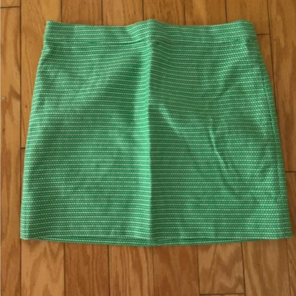 🎉5 items for $15!🎉 NWT j crew green and white polka dot skirt - Picture 2 of 4